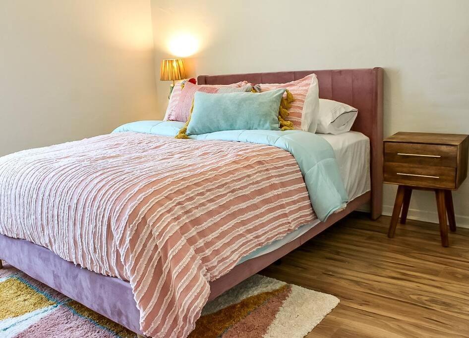 Newly Remodeled Midcentury Pink Flamingo Casa Villa Phoenix Exterior foto